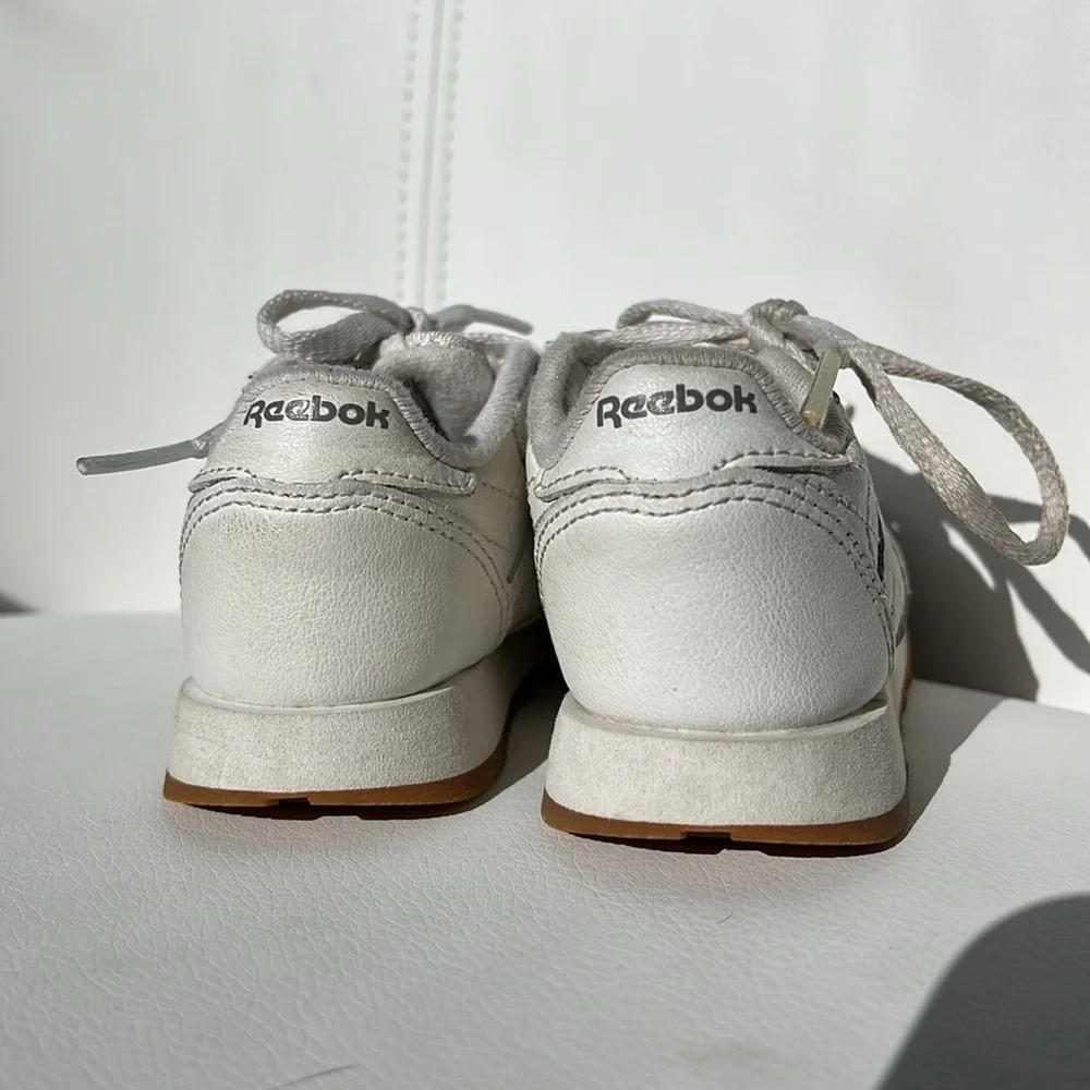 Reebok Classic Leather White Kid’s Shoe - Picture 5 of 6